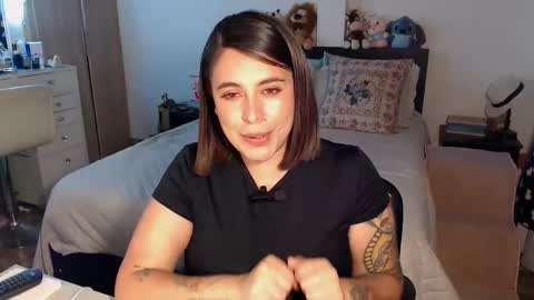Snapshot of amarat_jolie chatting on 06.02.26 Mila online show from 06.02.26