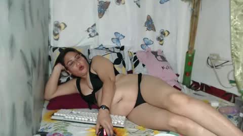 Snapshot of amazing_angel22 chatting on 01.30.25 amazing angel online show from 01.30.25