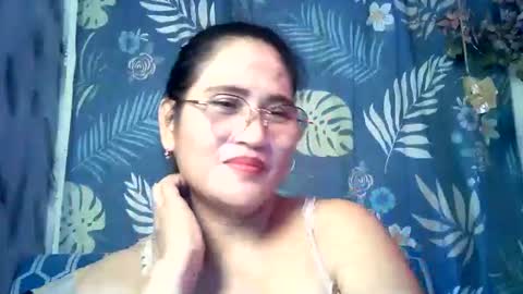 Snapshot of amazing_angel22 chatting on 09.24.25 amazing angel online show from 09.24.25