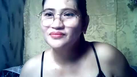 Snapshot of amazing_angel22 chatting on 10.20.25 amazing angel online show from 10.20.25