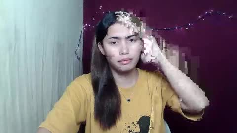 Snapshot of amazing_yella69 chatting on 11.22.25 YELLA online show from 11.22.25