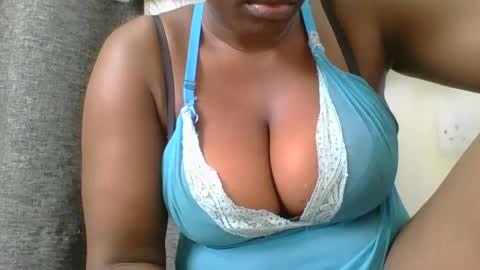 Mia online show from 12.24.24