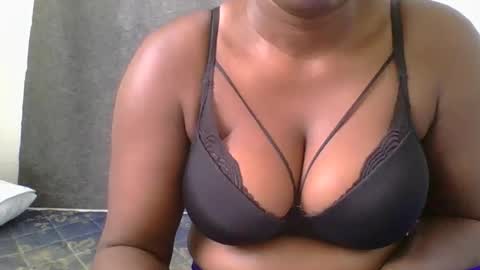 Mia online show from 10.03.25