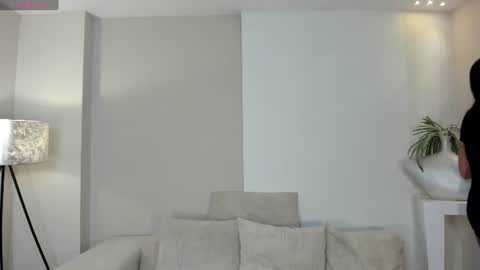 Snapshot of ambarjames_ chatting on 07.04.26 Ambar online show from 07.04.26