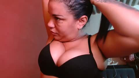 Snapshot of ambarmilf09 chatting on 10.11.25 ambarmilf09 online show from 10.11.25