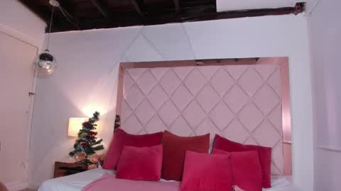 Snapshot of ambel_rose chatting on 12.14.25 ambel_rose online show from 12.14.25