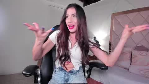 Snapshot of ambel_rose chatting on 12.17.25 ambel_rose online show from 12.17.25