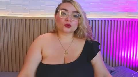 Snapshot of amber_bunnyx01 chatting on 02.10.26 A M B E R B U N N Y X online show from 02.10.26