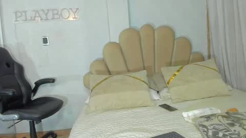 amber_harriis online show from 04.23.26