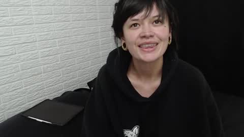 Snapshot of amber_rouss chatting on 02.21.25 ROUSS online show from 02.21.25