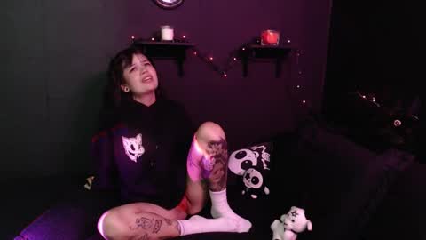 Snapshot of amber_rouss chatting on 10.10.25 ROUSS online show from 10.10.25