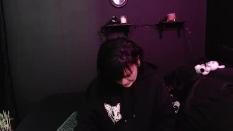 Snapshot of amber_rouss chatting on 10.16.25 ROUSS online show from 10.16.25