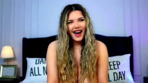Snapshot of amberalena chatting on 05.08.26 amberalena online show from 05.08.26