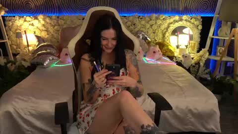 Snapshot of amberdismond chatting on 06.04.26 Anna online show from 06.04.26