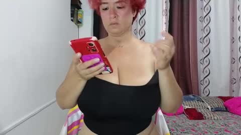 Snapshot of amberlissi chatting on 02.10.25 LISSY online show from 02.10.25