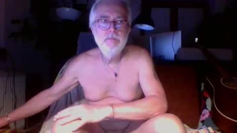 Amberr11 online show from 09.28.25