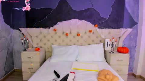 Snapshot of amberrgrey_ chatting on 10.22.25 Amber Grey online show from 10.22.25