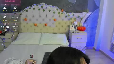 Snapshot of amberrgrey_ chatting on 10.29.25 Amber Grey online show from 10.29.25