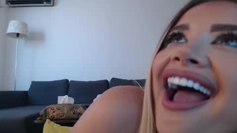 Amberseyes online show from 09.16.25