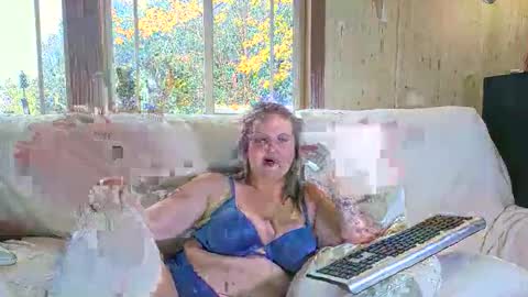 Snapshot of ambertease0 chatting on 11.08.25 Amber TEASE Your favorite next-door distraction online show from 11.08.25