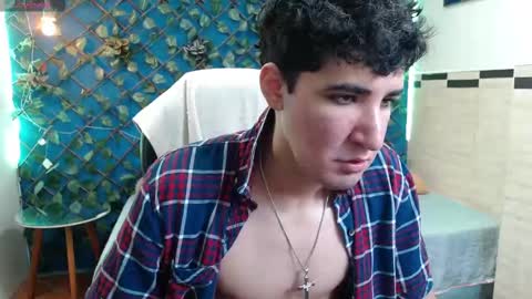 Snapshot of ambrosebull chatting on 10.22.25 Ambrosebull online show from 10.22.25
