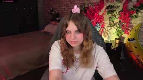 Snapshot of amechan chatting on 10.28.25 Ame online show from 10.28.25