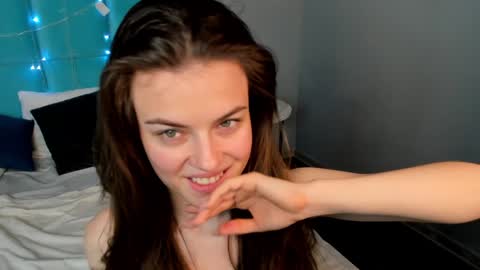 Snapshot of ameli_lorans chatting on 02.08.25 Ameli Lorans online show from 02.08.25