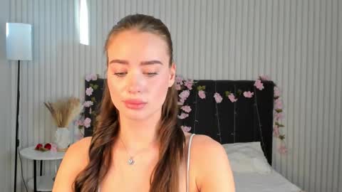 Snapshot of ameli_povilainn chatting on 10.02.25 Ameli online show from 10.02.25