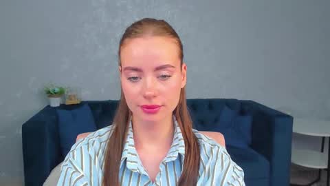 Snapshot of ameli_povilainn chatting on 10.19.25 Ameli online show from 10.19.25