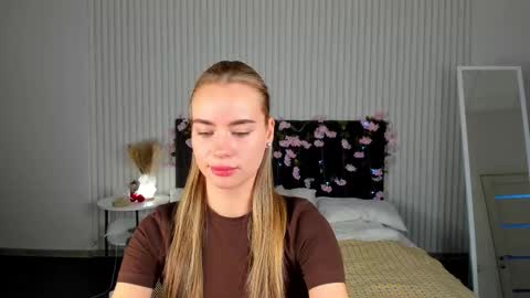 Snapshot of ameli_povilainn chatting on 11.26.25 Ameli online show from 11.26.25