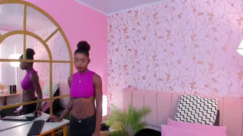 Amelia Adams online show from 02.25.25