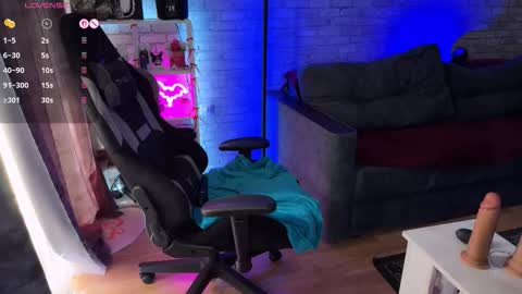 Amelia Aley  online show from 03.18.26