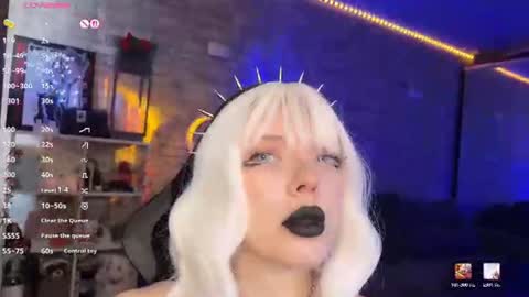 Amelia Aley  online show from 07.10.26