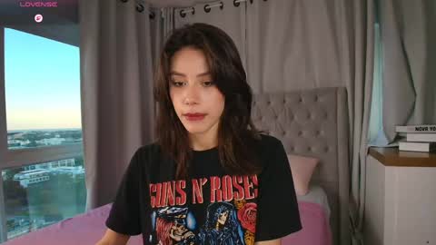 Snapshot of amelia_mee chatting on 06.06.26 amelia_mee online show from 06.06.26