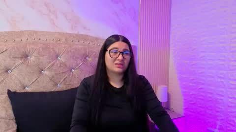 Snapshot of ameliacastell chatting on 03.10.26 AMELIA CASTELL online show from 03.10.26