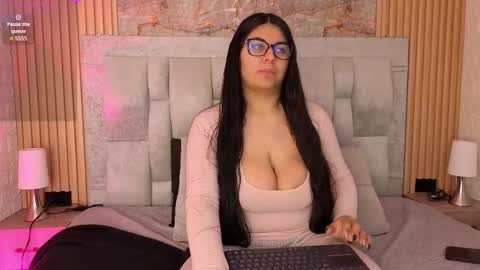 Snapshot of ameliacastell chatting on 03.16.26 AMELIA CASTELL online show from 03.16.26