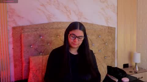Snapshot of ameliacastell chatting on 03.19.26 AMELIA CASTELL online show from 03.19.26
