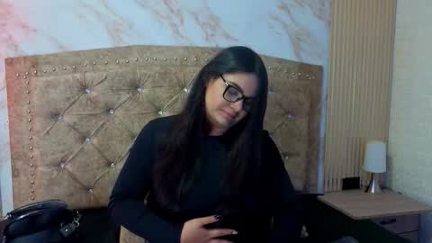 Snapshot of ameliacastell chatting on 03.22.26 AMELIA CASTELL online show from 03.22.26