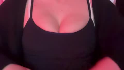 Snapshot of ameliacooperxxx chatting on 10.17.25 ameliacooperxxx online show from 10.17.25