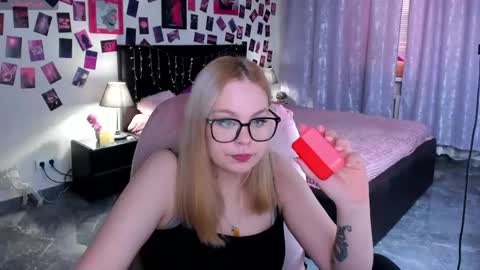 Amelia online show from 04.14.26