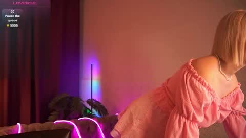  Amelia  online show from 11.28.25