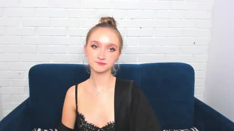 Snapshot of ameliawise chatting on 01.04.25 ameliawise online show from 01.04.25