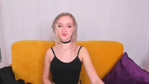 Snapshot of ameliawise chatting on 01.10.25 ameliawise online show from 01.10.25