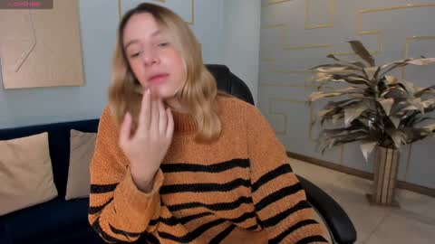 Snapshot of ameliegraham chatting on 12.27.24 Amelie Graham online show from 12.27.24