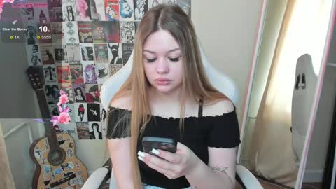 Amelie online show from 05.13.26
