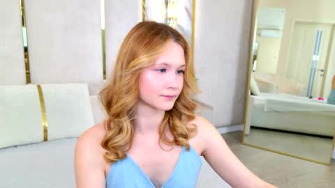Snapshot of ameliroyse chatting on 05.17.26 AmeliRoyse online show from 05.17.26