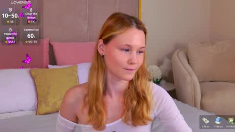 Snapshot of ameliroyse chatting on 06.08.26 AmeliRoyse online show from 06.08.26