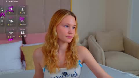 Snapshot of ameliroyse chatting on 06.10.26 AmeliRoyse online show from 06.10.26
