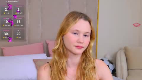 Snapshot of ameliroyse chatting on 06.29.26 AmeliRoyse online show from 06.29.26