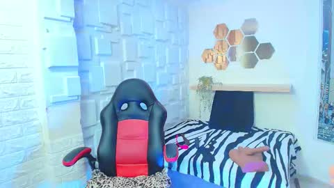 Amell Thomson online show from 01.16.26